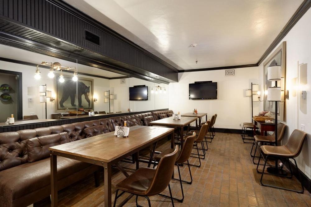 Independence Square 304, Stylish Hotel Room With Downtown Views & Great Location Aspen Zewnętrze zdjęcie
